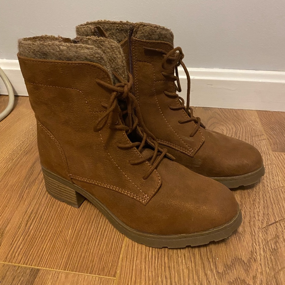 BROWN LEATHER BOOTIES